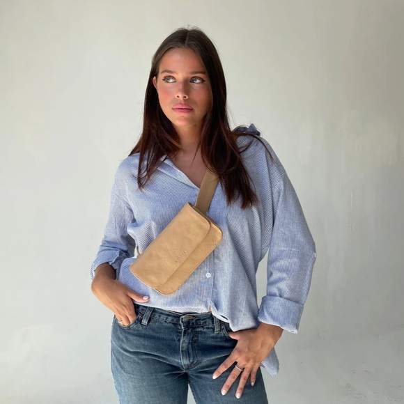 MANDRN Genuine Leather Fanny Pack ZIGGY- Sand - Picture 4 of 7